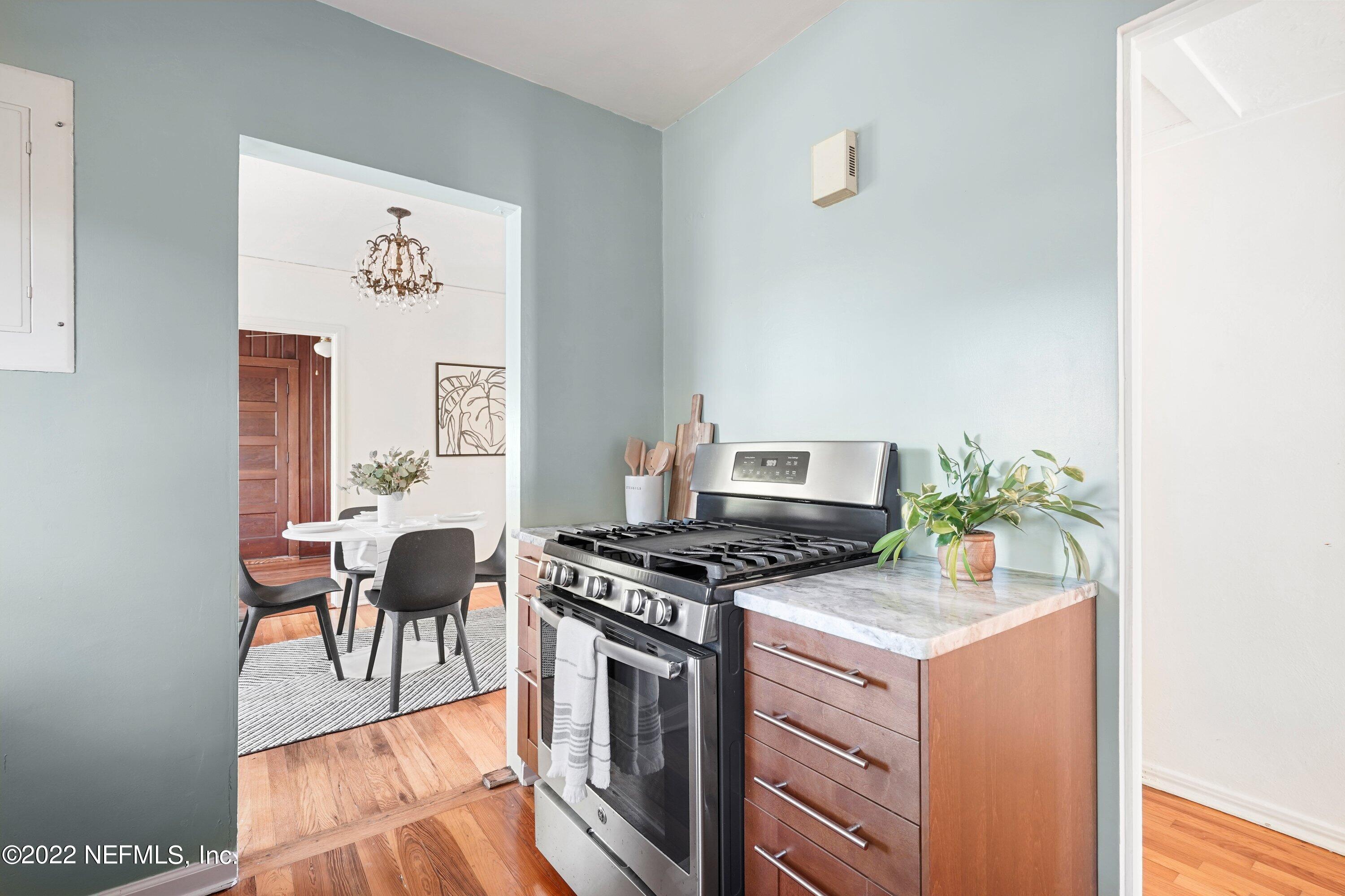 1686 Pershing Road Jacksonville, FL 32205 - Photo 15 of 29 Kitchen