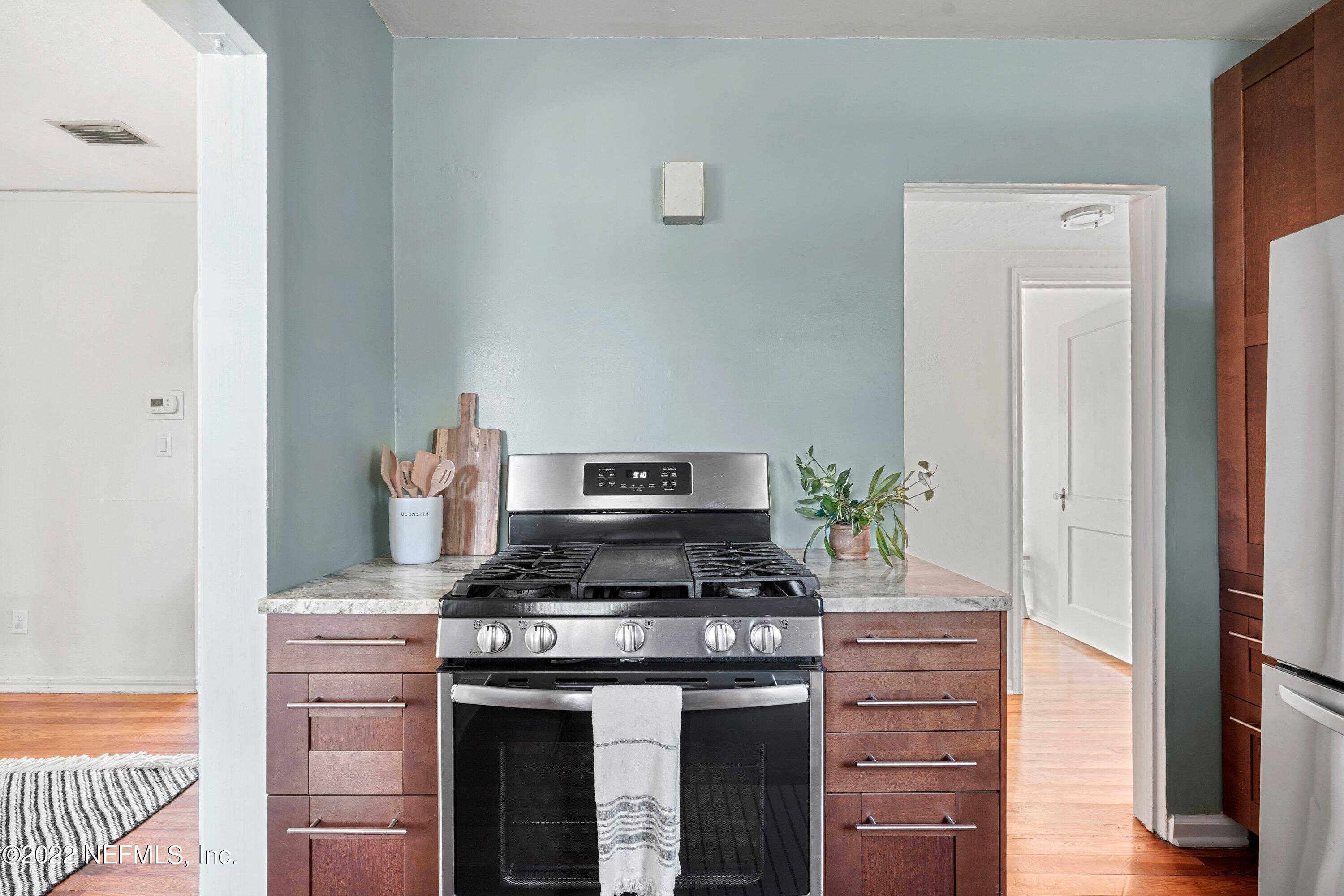 1686 Pershing Road Jacksonville, FL 32205 - Photo 16 of 29 Kitchen