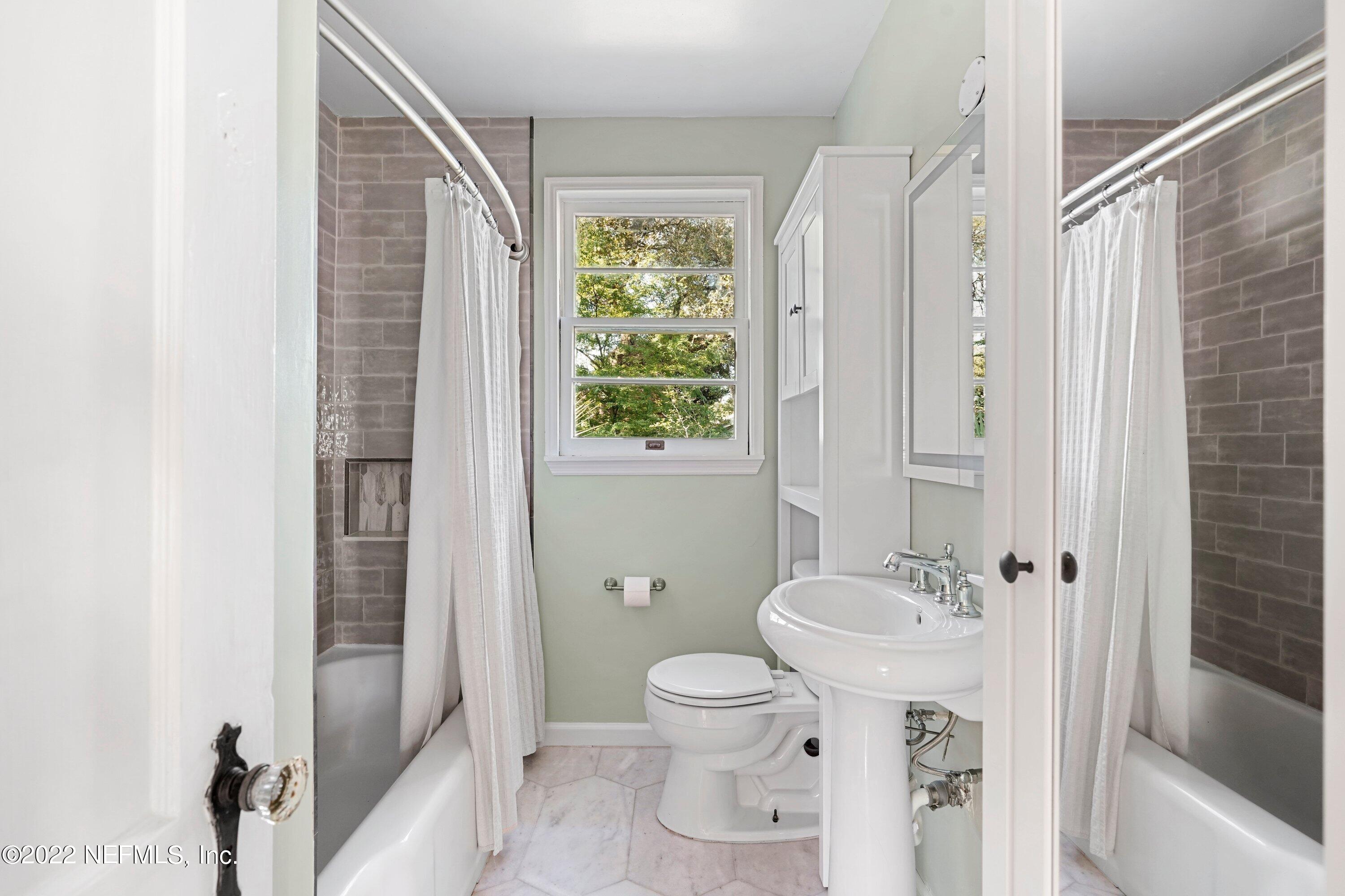 1686 Pershing Road Jacksonville, FL 32205 - Photo 22 of 29 Bath