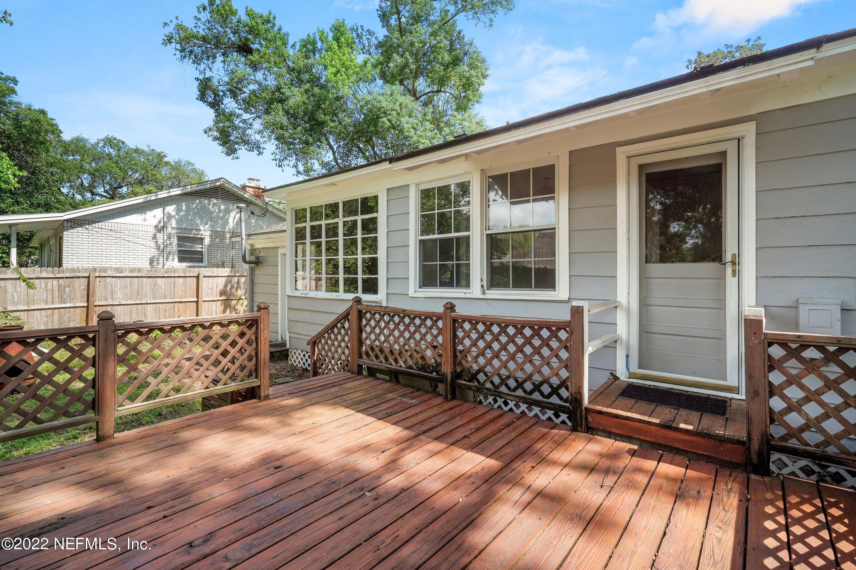 1686 Pershing Road Jacksonville, FL 32205 - Photo 26 of 29 Deck