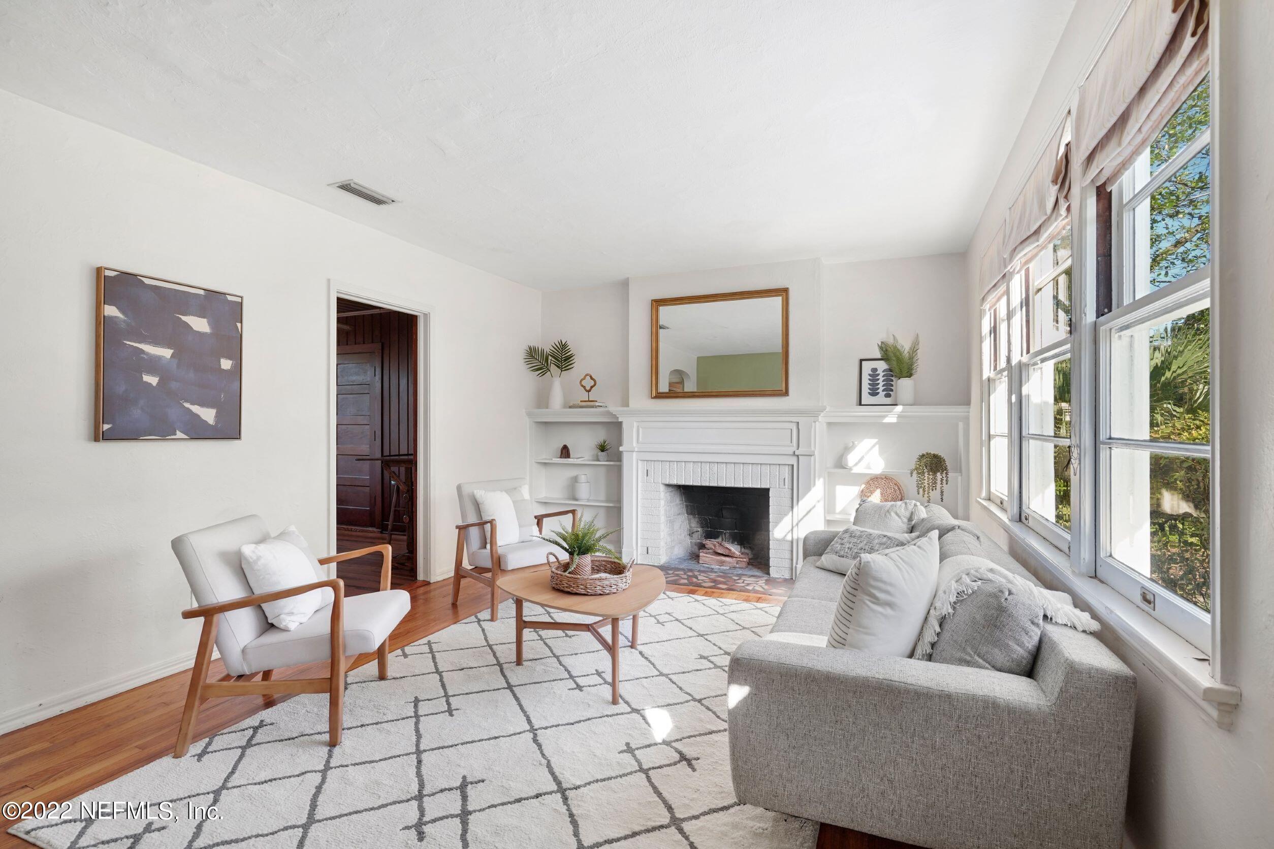 1686 Pershing Road Jacksonville, FL 32205 - Photo 5 of 29 Living room