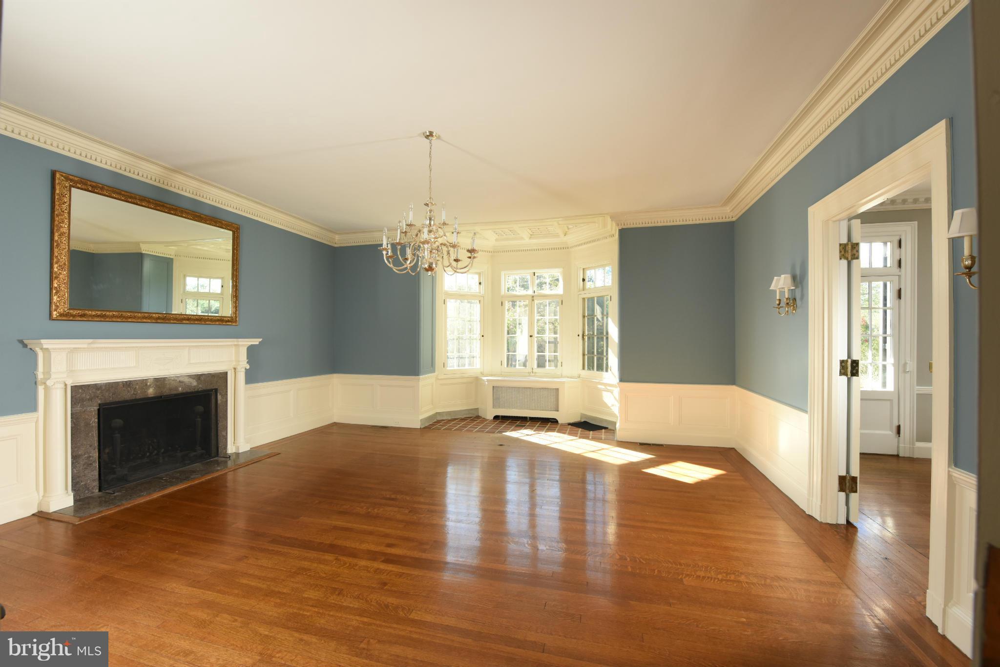 205 Wendover Road Baltimore, MD 21218 - Photo 11 of 30 Master craftsmanship adorns walls of Dining Rm.