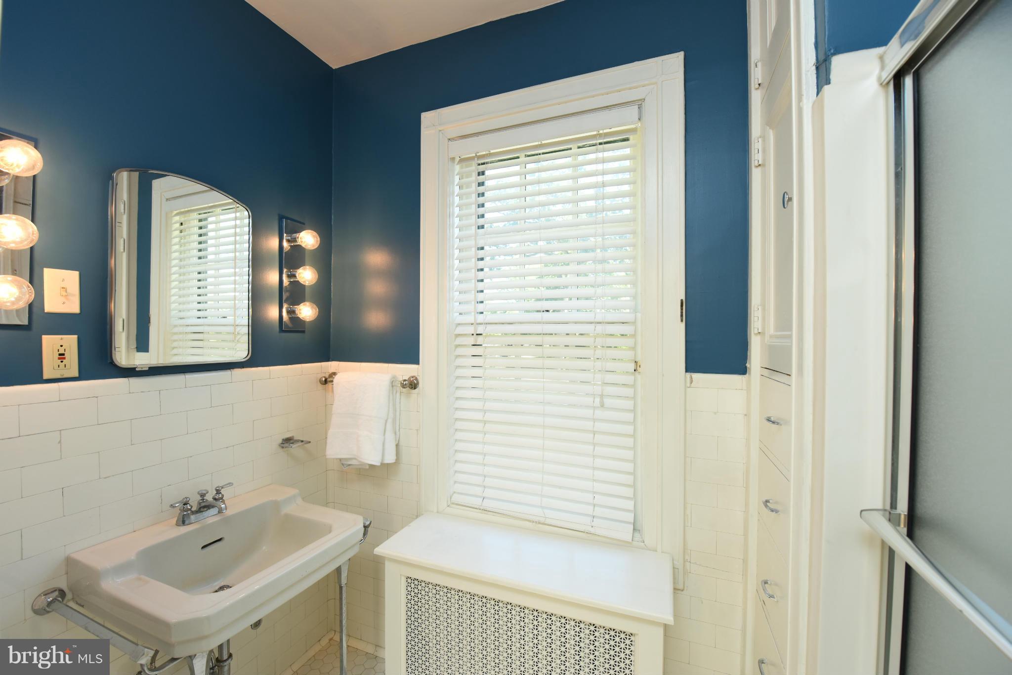 205 Wendover Road Baltimore, MD 21218 - Photo 19 of 30 2nd Floor offers 3 full bathrooms