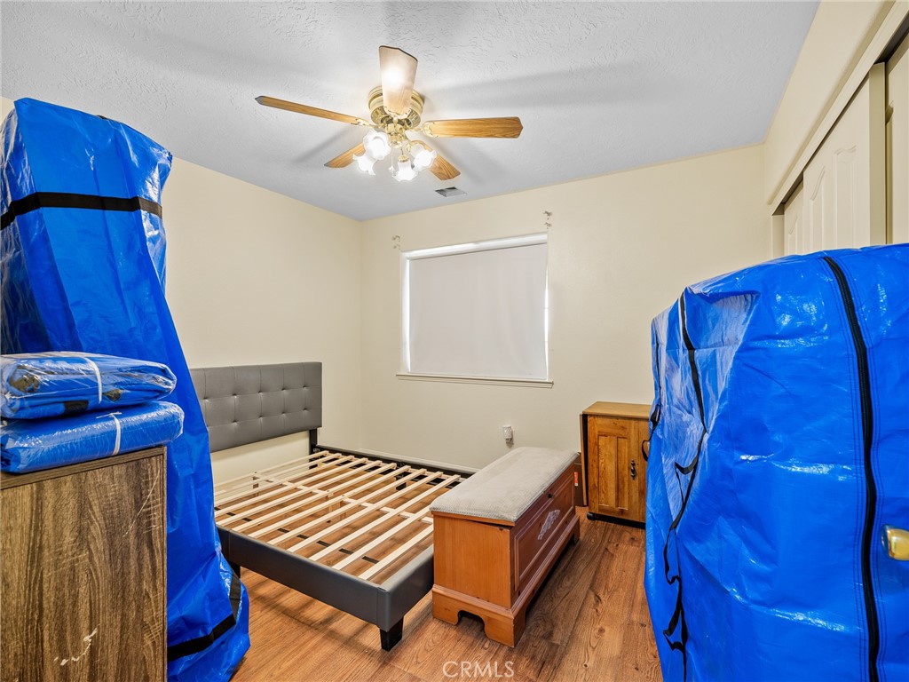 18668 Kamana Road Apple Valley, CA 92307 - Photo 17 of 35 Bedroom 1