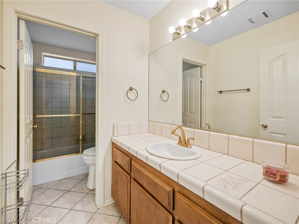 18668 Kamana Road Apple Valley, CA 92307 - Photo 20 of 35 Bathroom 1
