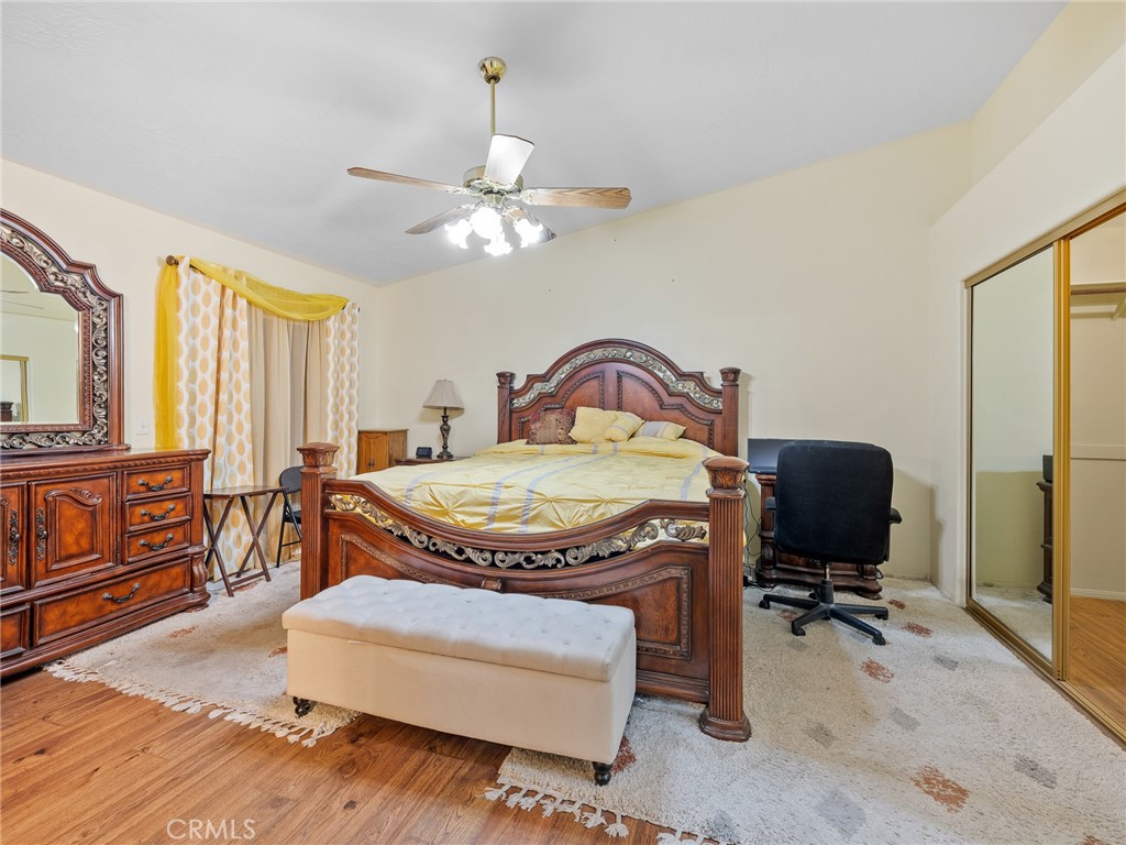 18668 Kamana Road Apple Valley, CA 92307 - Photo 21 of 35 Primary bedroom