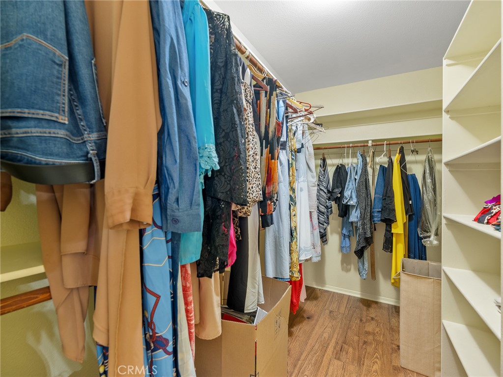 18668 Kamana Road Apple Valley, CA 92307 - Photo 23 of 35 Primary bedroom closet 1