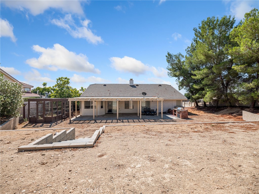 18668 Kamana Road Apple Valley, CA 92307 - Photo 32 of 35 backyard