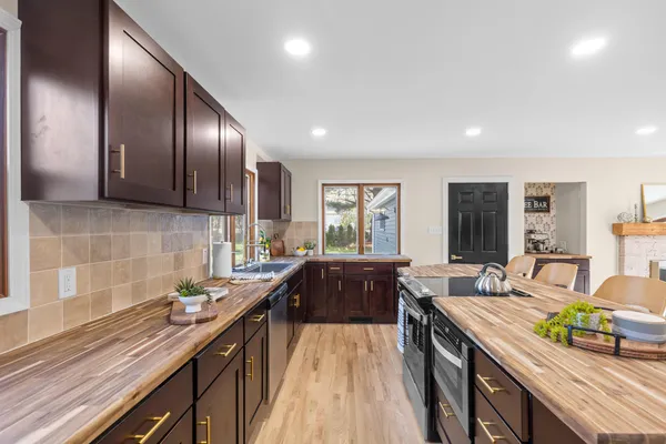 $1 | W377-s3527 School Section Lake Drive, Ottawa, WI 53118