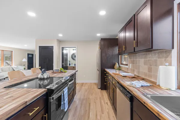 $1 | W377-s3527 School Section Lake Drive, Ottawa, WI 53118