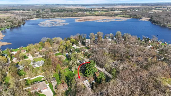 $1 | W377-s3527 School Section Lake Drive, Ottawa, WI 53118