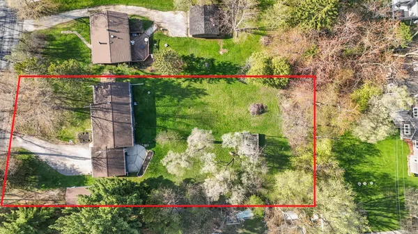 $1 | W377-s3527 School Section Lake Drive, Ottawa, WI 53118