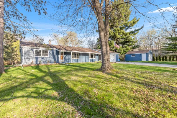$1 | W377-s3527 School Section Lake Drive, Ottawa, WI 53118