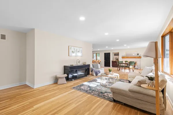 $1 | W377-s3527 School Section Lake Drive, Ottawa, WI 53118