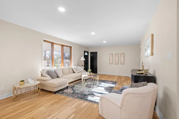 $1 | W377-s3527 School Section Lake Drive, Ottawa, WI 53118