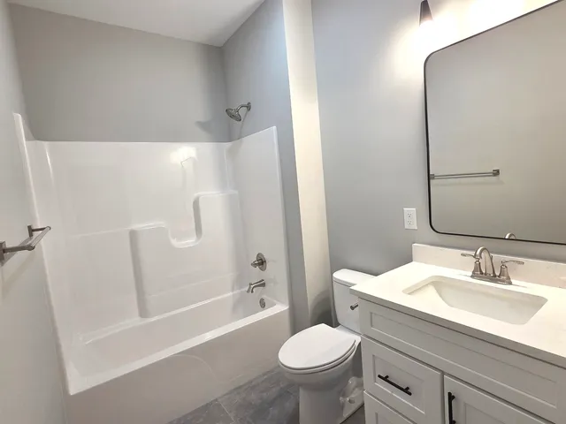 $389,900 | 3 Saint Ivans Circle, Bloomington, IL 61705