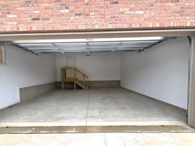 $389,900 | 3 Saint Ivans Circle, Bloomington, IL 61705