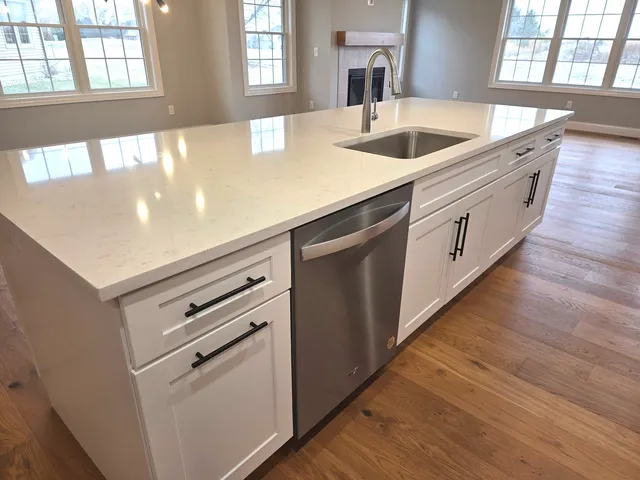 $389,900 | 3 Saint Ivans Circle, Bloomington, IL 61705