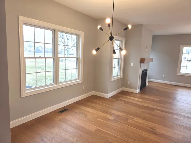 $389,900 | 3 Saint Ivans Circle, Bloomington, IL 61705