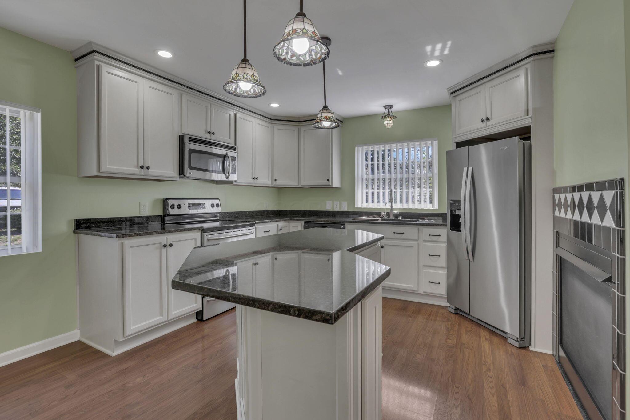 280 Blacks Road Pataskala, OH 43062 - Photo 10 of 61 Updated kitchen w/stainless steel appliiances