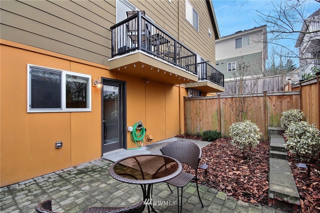 2116 West Ruffner Street Seattle, WA 98199 - Photo 1 of 21 Gallery Image 1