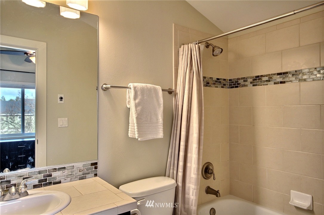 2116 West Ruffner Street Seattle, WA 98199 - Photo 20 of 21 Gallery Image 20
