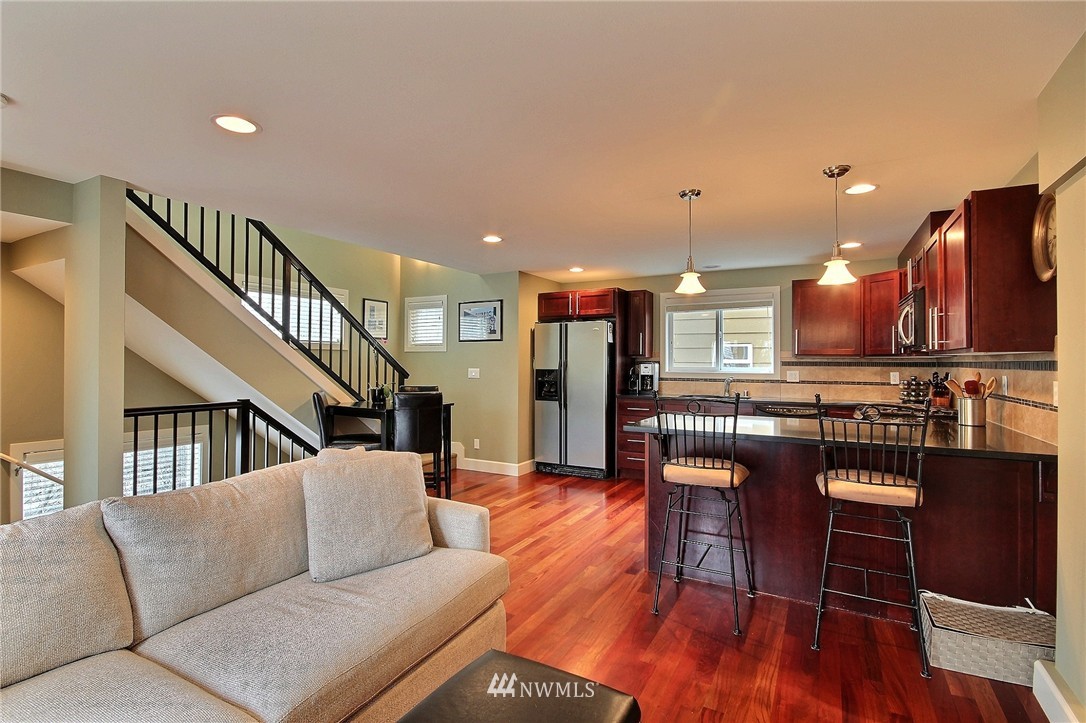 2116 West Ruffner Street Seattle, WA 98199 - Photo 7 of 21 Gallery Image 7