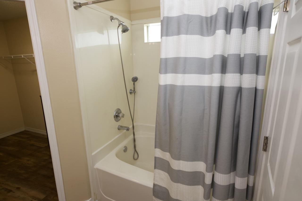 7893 Audubon Drive Foley, AL 36535 - Photo 11 of 20 Primary Bedroom Bathroom