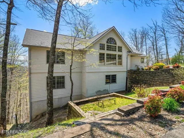 $544,000 | 702 John Sevier Drive, Sevierville, TN 37876