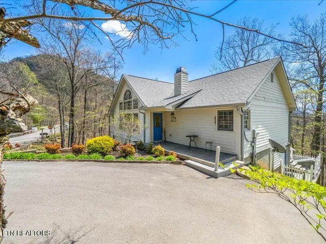 $544,000 | 702 John Sevier Drive, Sevierville, TN 37876
