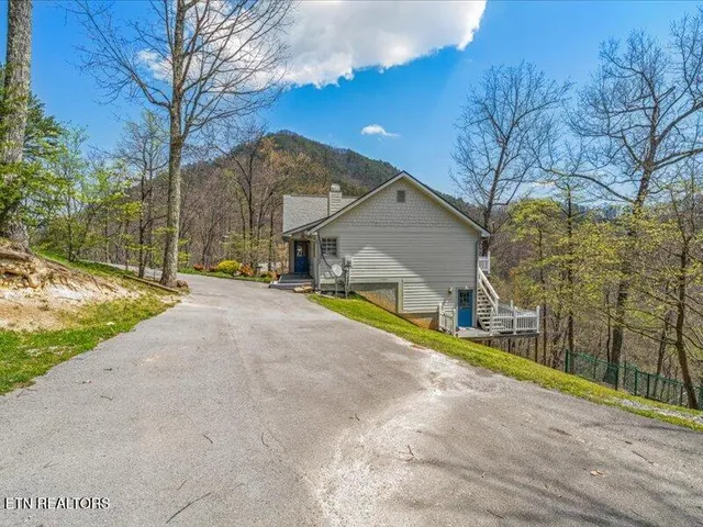 $544,000 | 702 John Sevier Drive, Sevierville, TN 37876