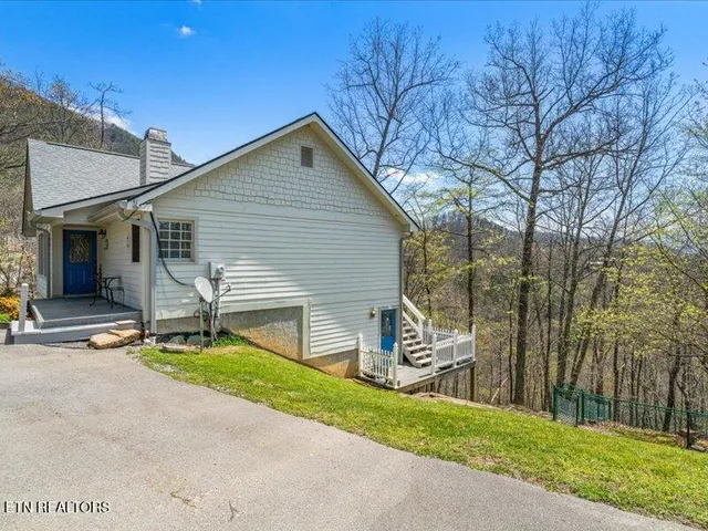 $544,000 | 702 John Sevier Drive, Sevierville, TN 37876