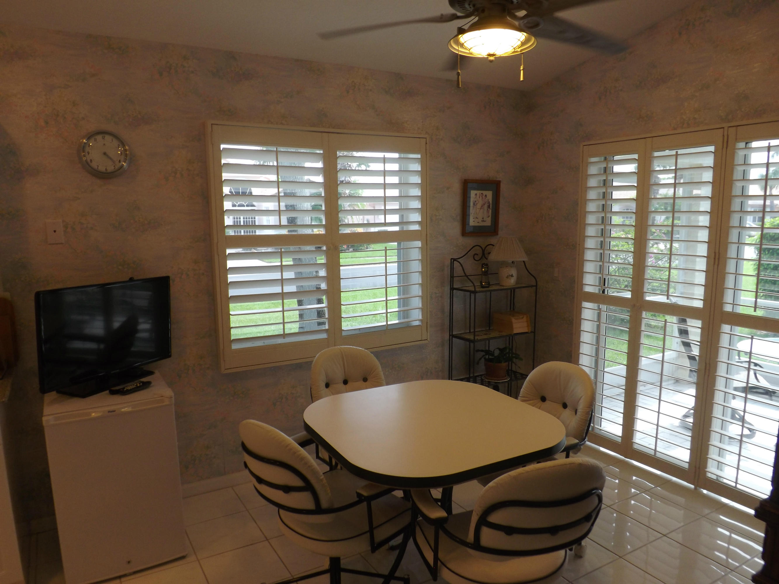 12271 Congressional Avenue Boynton Beach, FL 33437 - Photo 4 of 20 Breakfast Area off Kitchen
