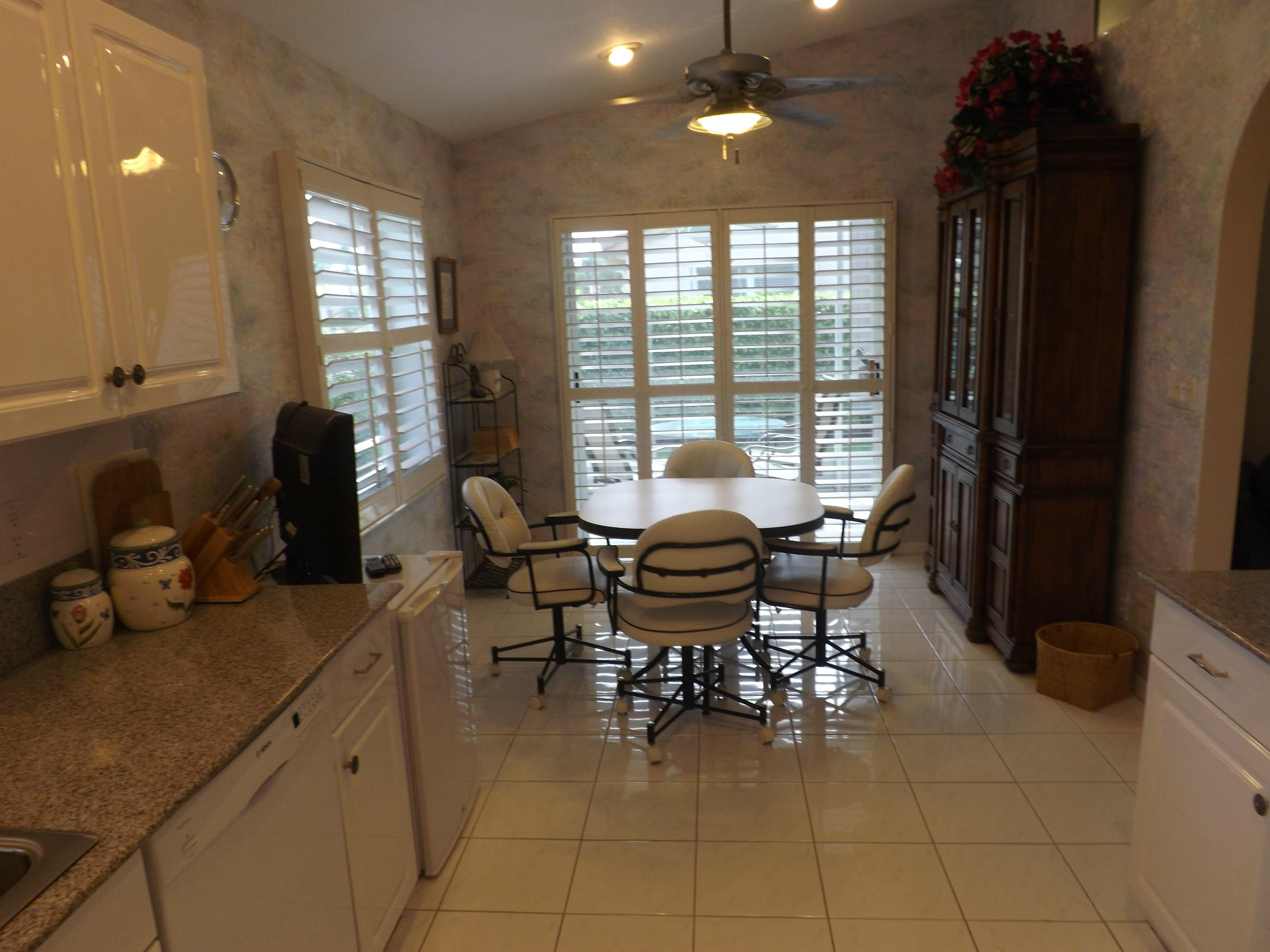 12271 Congressional Avenue Boynton Beach, FL 33437 - Photo 5 of 20 Kitchen with Breakfast Area