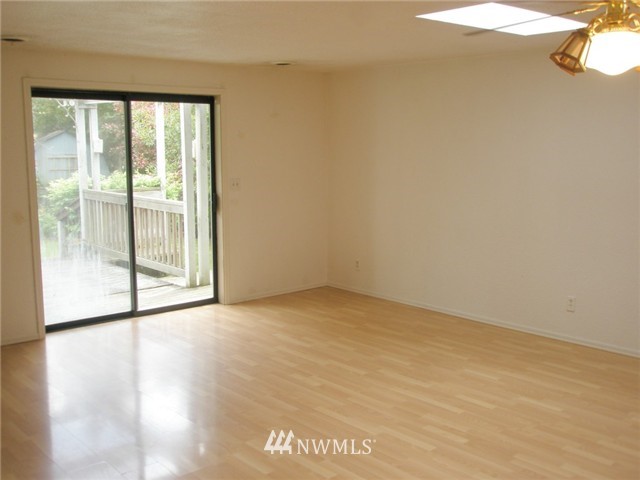 7706 224th Street Southwest Edmonds, WA 98026 - Photo 3 of 9 Gallery Image 3