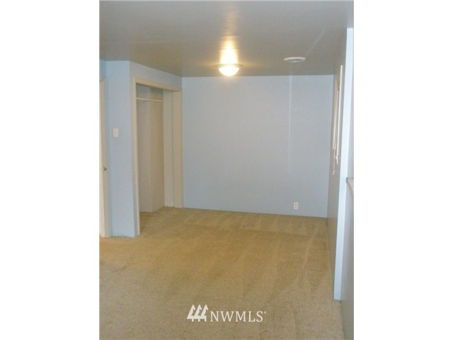 7706 224th Street Southwest Edmonds, WA 98026 - Photo 4 of 9 Gallery Image 4