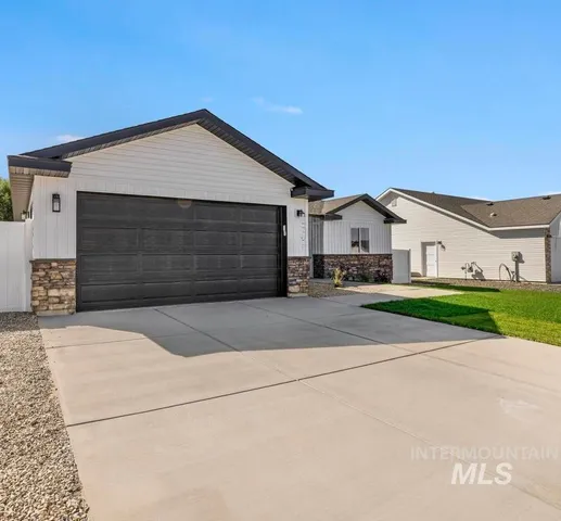 $379,900 | 929 East 23rd Avenue, Jerome, ID 83338