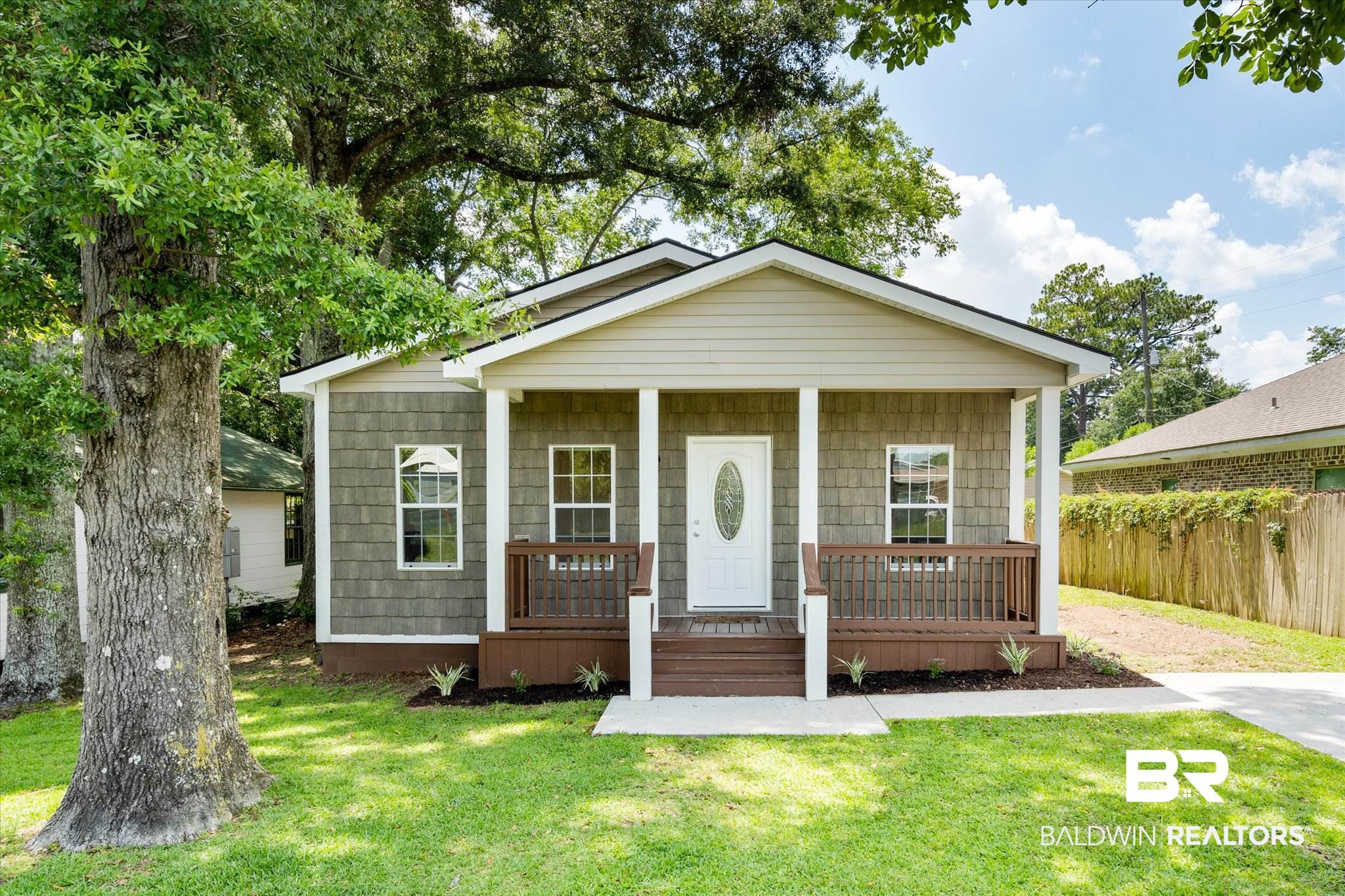 852 Galoway Avenue Mobile, AL 36609 - Photo 1 of 31