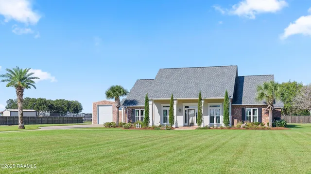 $799,000 | 8326 Sidney Gautreaux Road, Abbeville, LA 70510