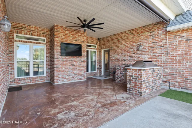 $799,000 | 8326 Sidney Gautreaux Road, Abbeville, LA 70510