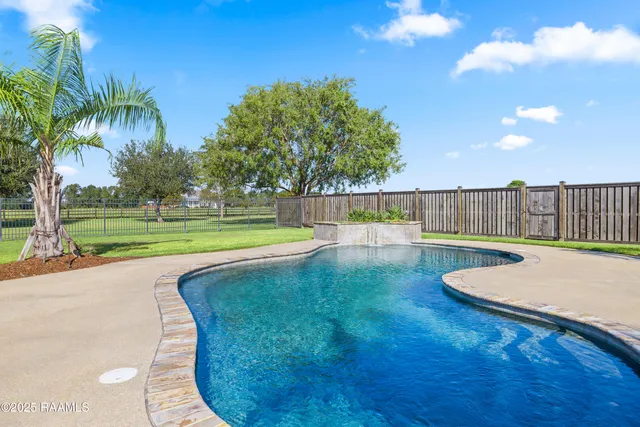 $799,000 | 8326 Sidney Gautreaux Road, Abbeville, LA 70510