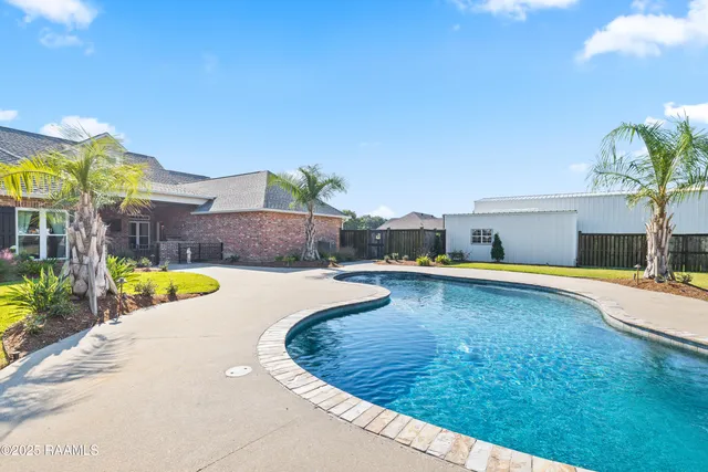 $799,000 | 8326 Sidney Gautreaux Road, Abbeville, LA 70510