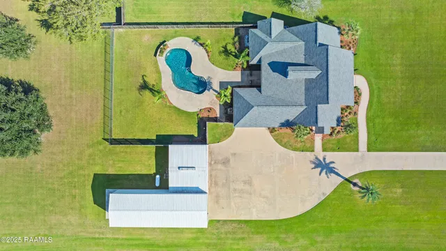 $799,000 | 8326 Sidney Gautreaux Road, Abbeville, LA 70510