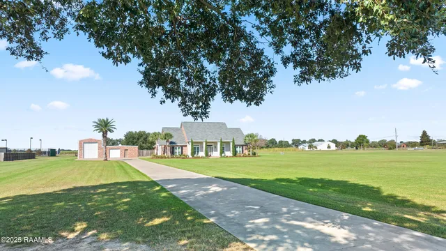 $799,000 | 8326 Sidney Gautreaux Road, Abbeville, LA 70510