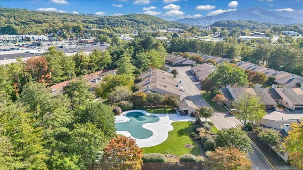 $269,000 | 438 Windward Drive Southwest, Roanoke, VA 24018