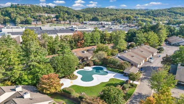 $269,000 | 438 Windward Drive Southwest, Roanoke, VA 24018