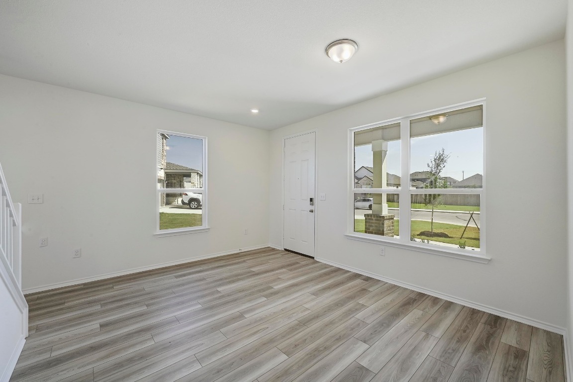 307 Summit Drive Lockhart, TX 78644 - Photo 3 of 30