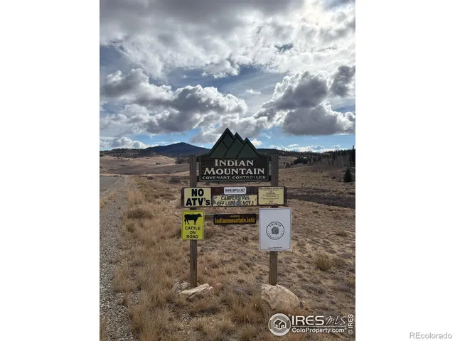 a picture of a bathroom