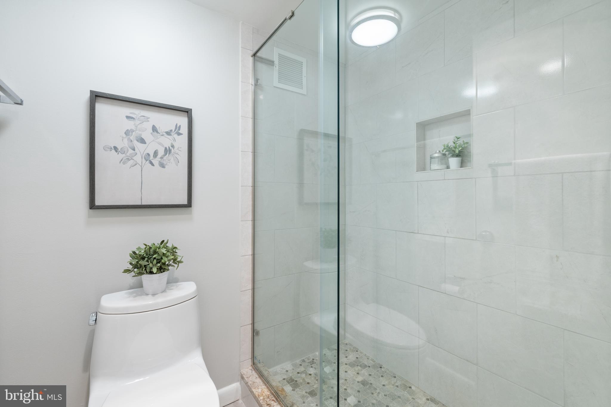 4515 Willard Avenue, Unit 1203S Chevy Chase, MD 20815 - Photo 24 of 40 Upgraded and updated baths