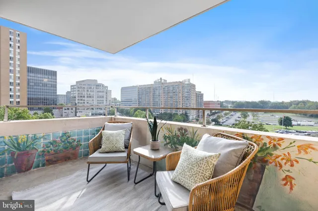 $599,000 | 4515 Willard Avenue, Unit 1203S, Chevy Chase, MD 20815